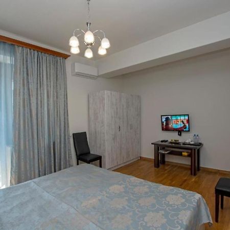 Hotel Season Erivan Dış mekan fotoğraf