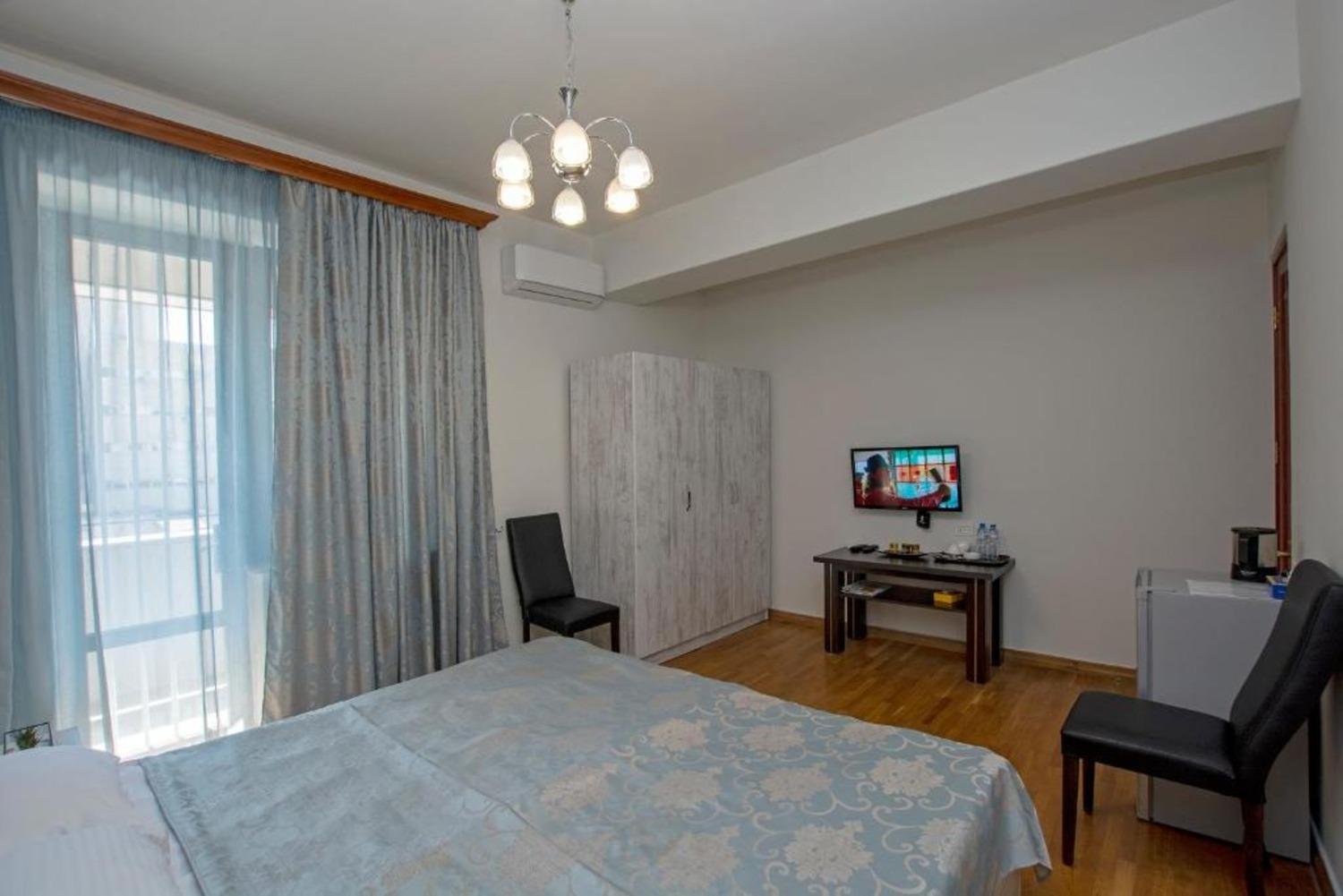 Hotel Season Erivan Dış mekan fotoğraf